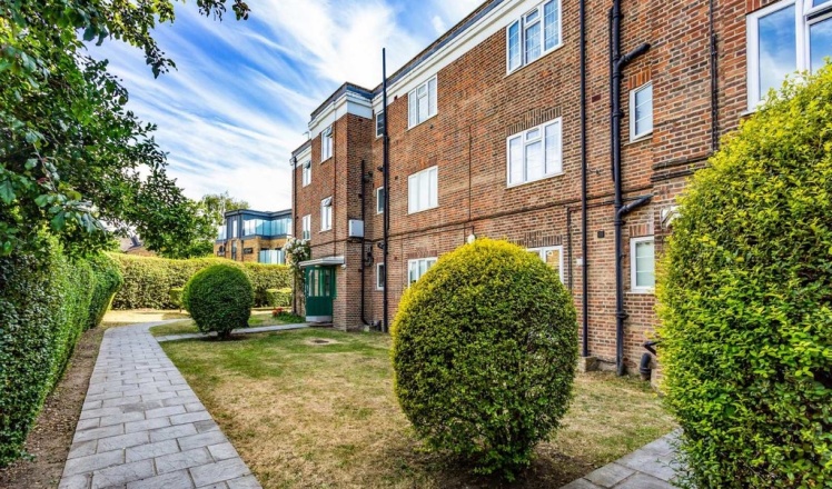 Langham Close, Turnpike Lane