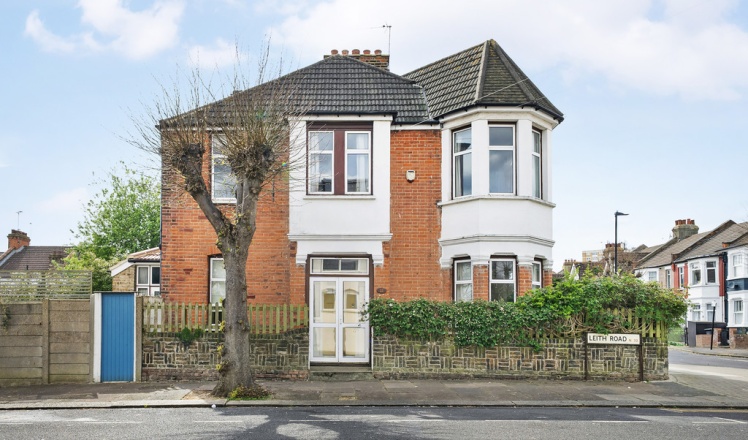 Stirling Road, London