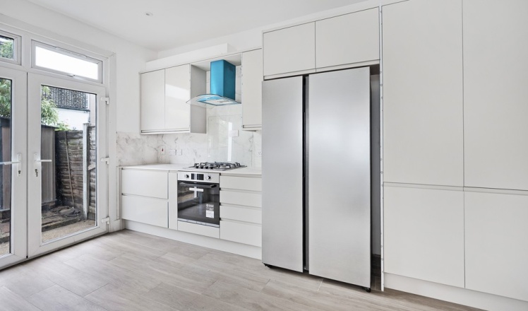 Whymark Avenue, London