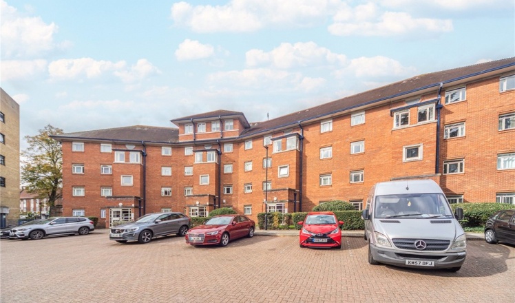 Bourneside Crescent, Southgate