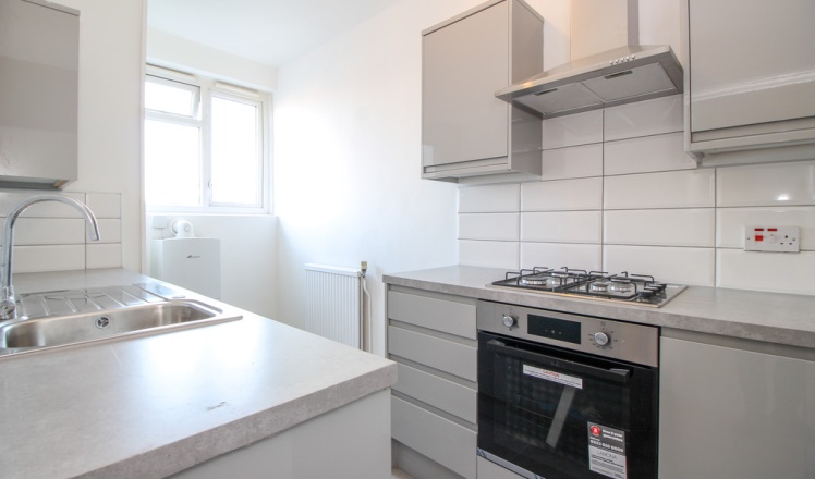 Wordsworth Parade, Turnpike Lane