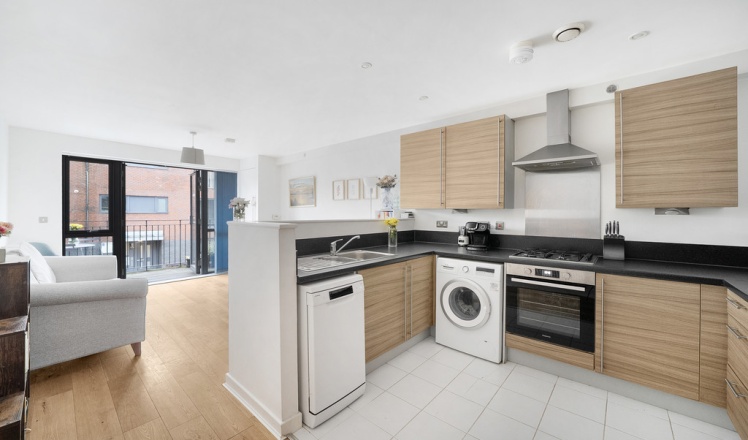 Leverton Close, Wood Green