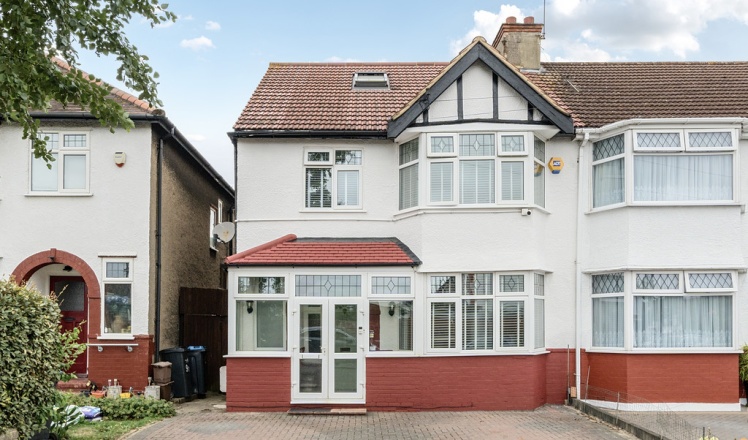 Munster Gardens, Palmers Green, London