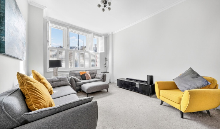 Waldeck Road, Turnpike Lane