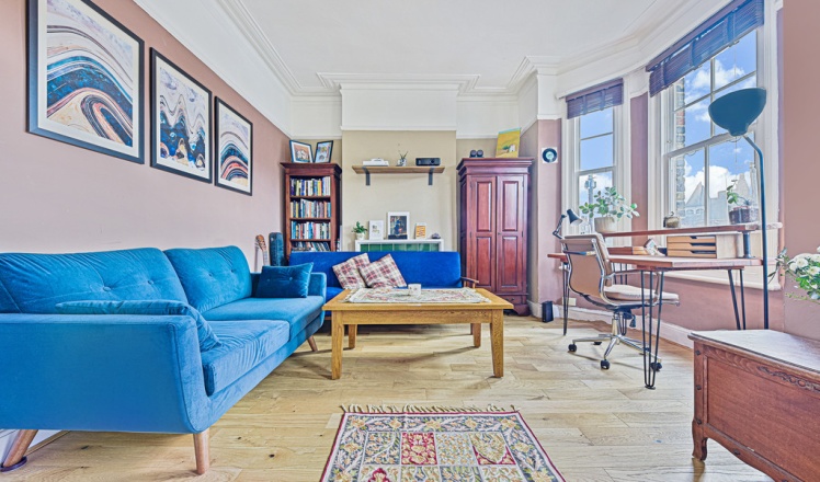 Gladstone Avenue, London