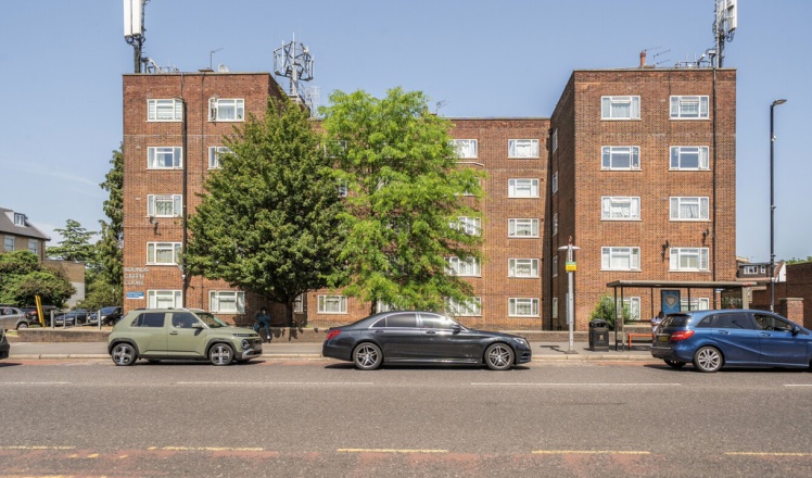 Bounds Green Court