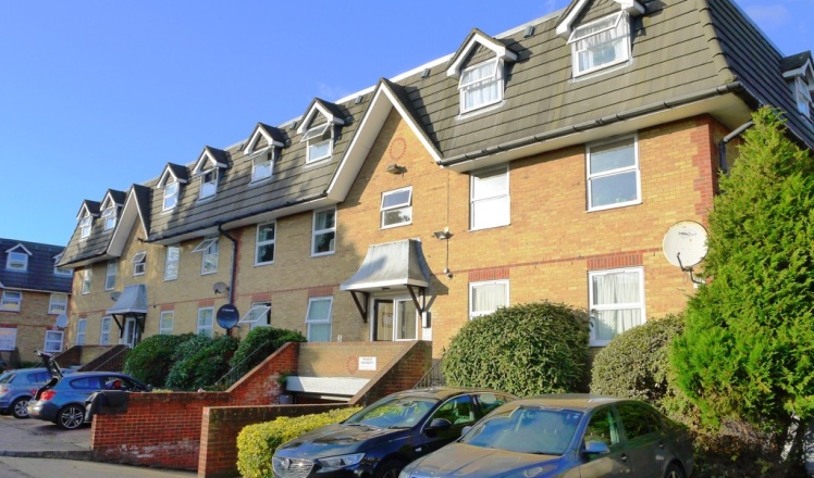 Millstream Close